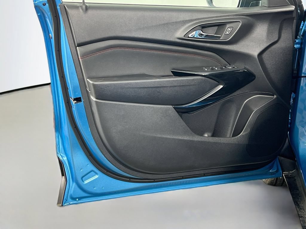 New 2026 Chevrolet Trax RS w/ Driver Confidence Package FWD image 17