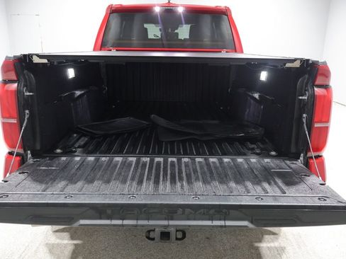 Used 2026 Toyota Tacoma TRD Off-Road AWD/4WD image 4