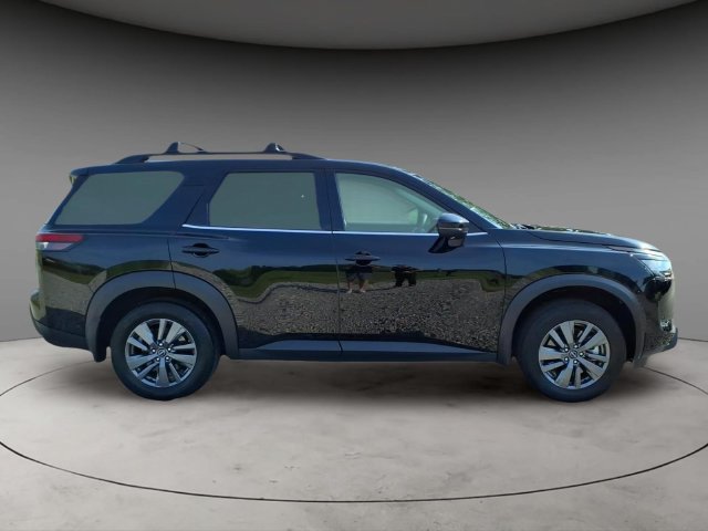 Certified 2025 Nissan Pathfinder SV FWD image 8