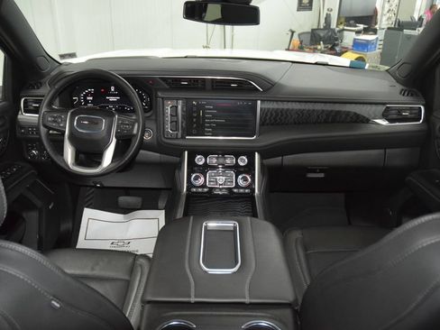 Used 2024 GMC Yukon XL Denali AWD/4WD image 33