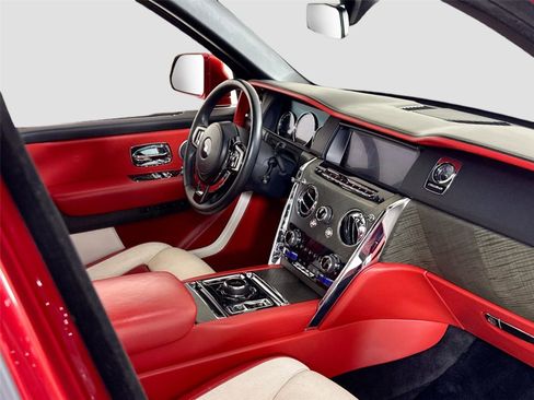 Used 2019 Rolls-Royce Cullinan AWD/4WD image 38