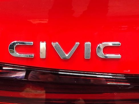 Used 2025 Honda Civic Sport image 15