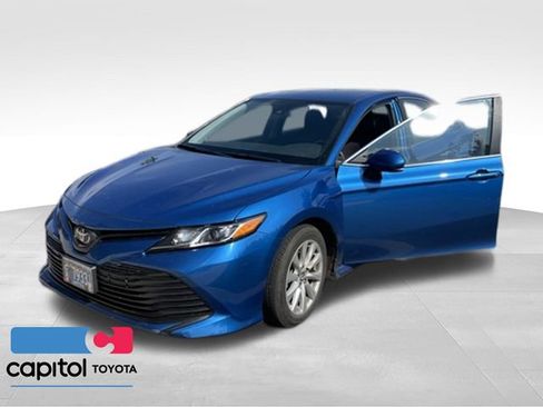 Used 2019 Toyota Camry LE FWD image 5
