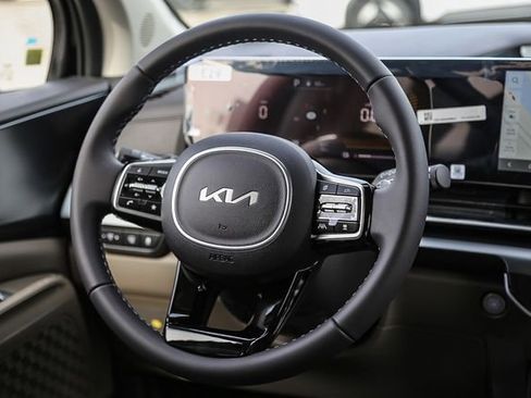 New 2026 Kia Carnival LXS image 8
