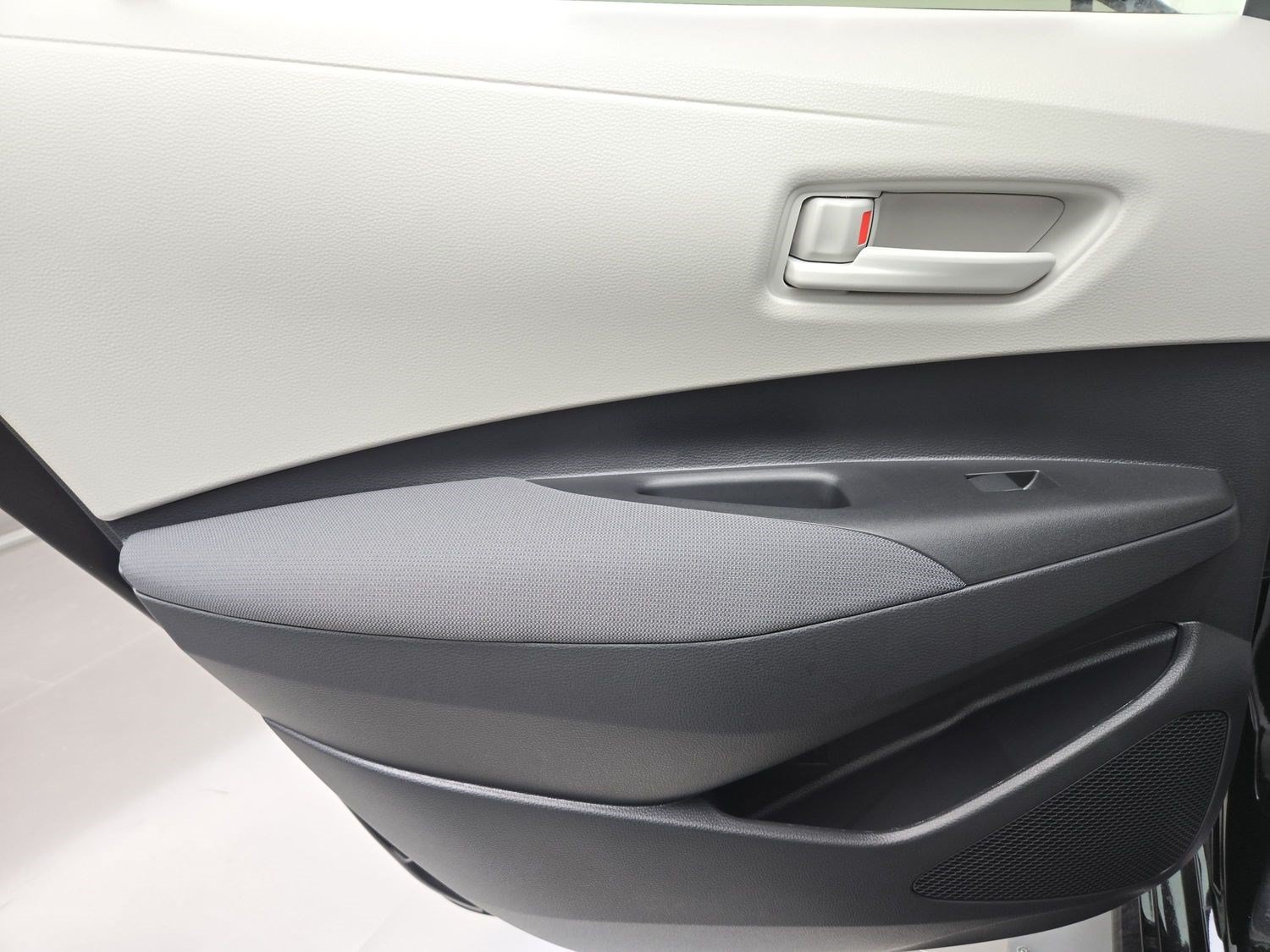 New 2027 Toyota Corolla LE FWD image 19