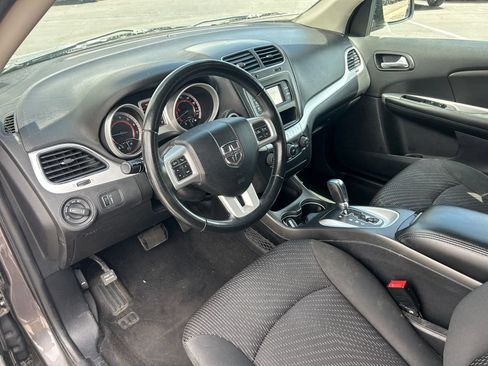 Used 2018 Dodge Journey SXT w/ Connectivity Group FWD image 24