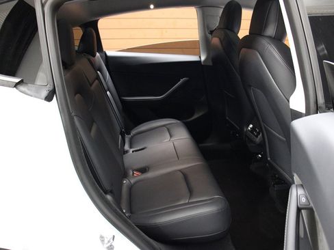 Used 2023 Tesla Model Y Long Range image 23