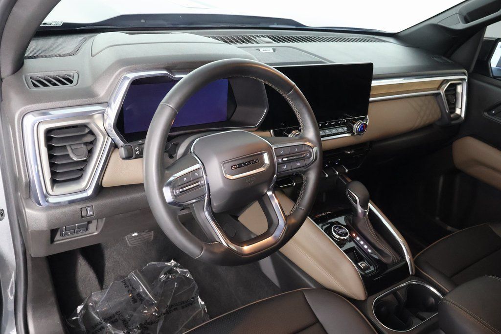 Used 2023 GMC Canyon Denali AWD/4WD image 7