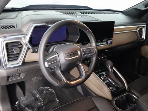 Used 2023 GMC Canyon Denali AWD/4WD image 7