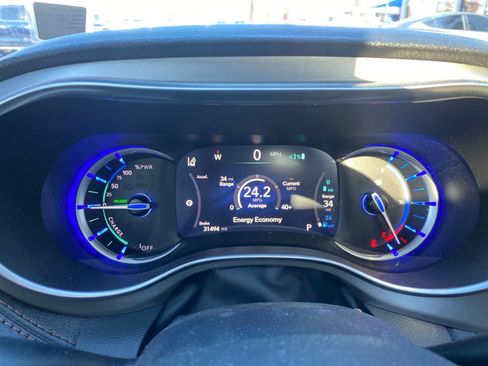 Used 2025 Chrysler Pacifica Pinnacle FWD image 14