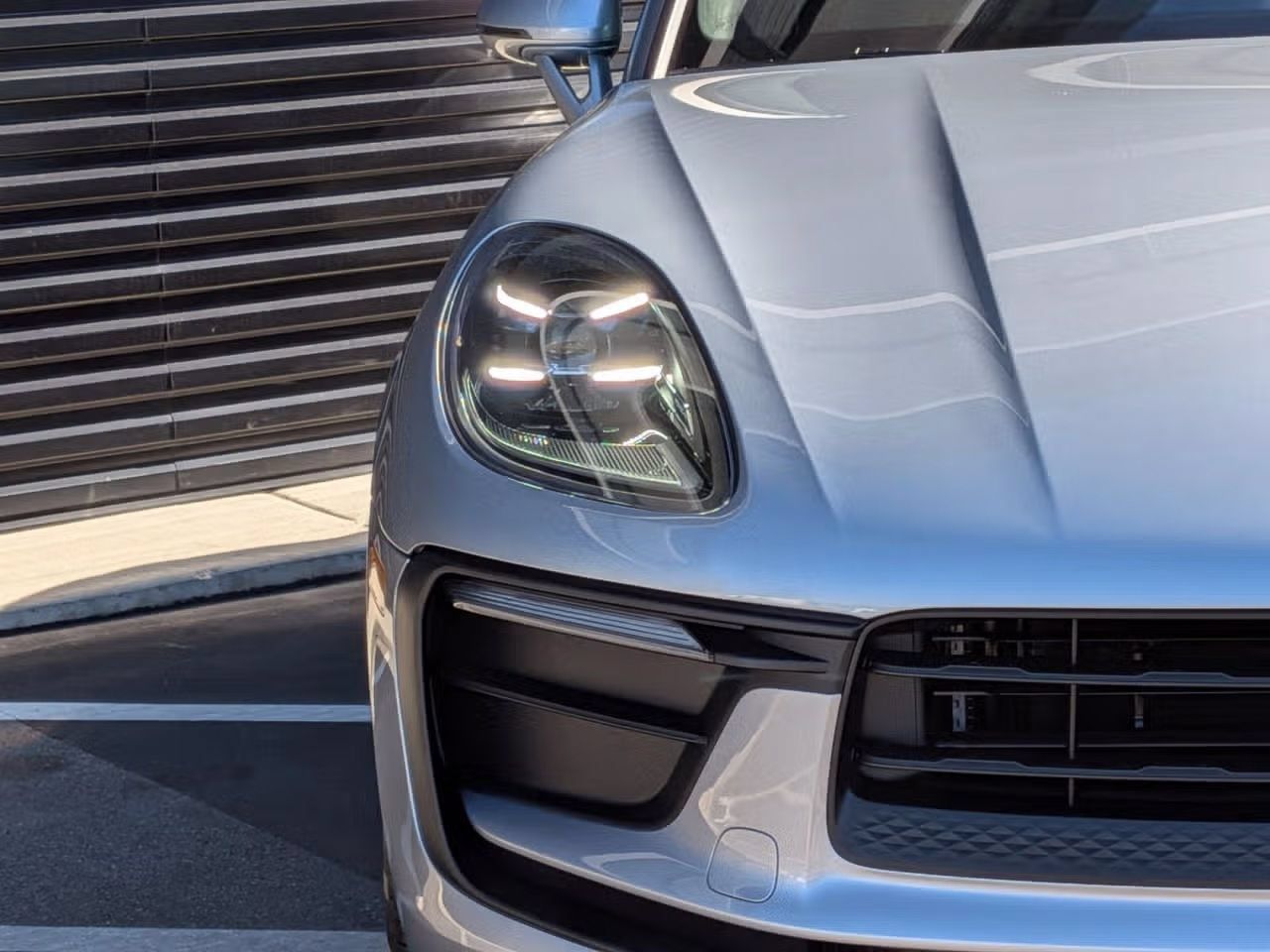 Certified 2026 Porsche Macan AWD/4WD image 13