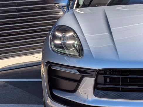 Certified 2026 Porsche Macan AWD/4WD image 13