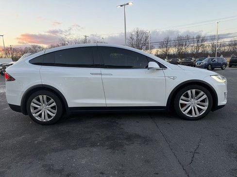 Used 2016 Tesla Model X P90D image 8