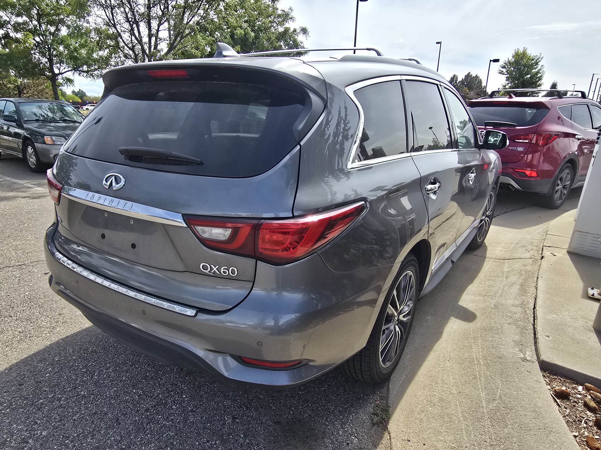 Used 2019 INFINITI QX60 Luxe w/ Sensory Package AWD/4WD image 17