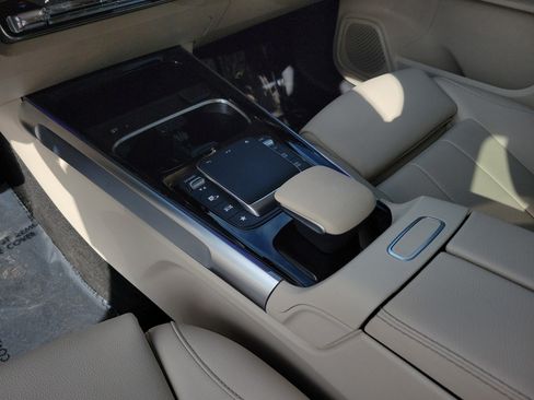 Used 2023 Mercedes-Benz GLB 250 4MATIC image 18