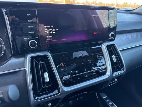 Used 2022 Kia Sorento SX image 25