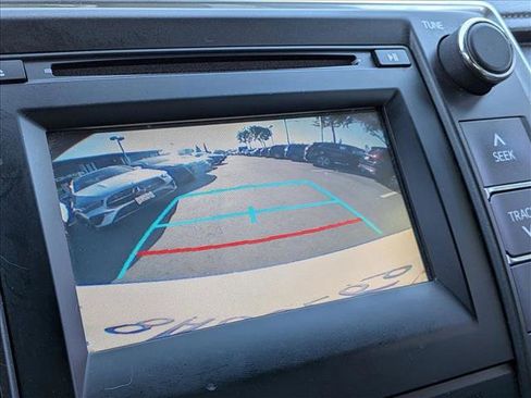 Used 2017 Toyota Camry SE FWD image 14
