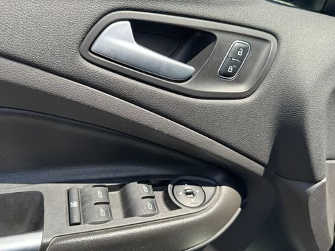 Used 2017 Ford Escape SE AWD/4WD image 15