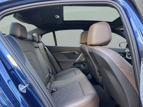 Used 2025 BMW i5 M60 image 30