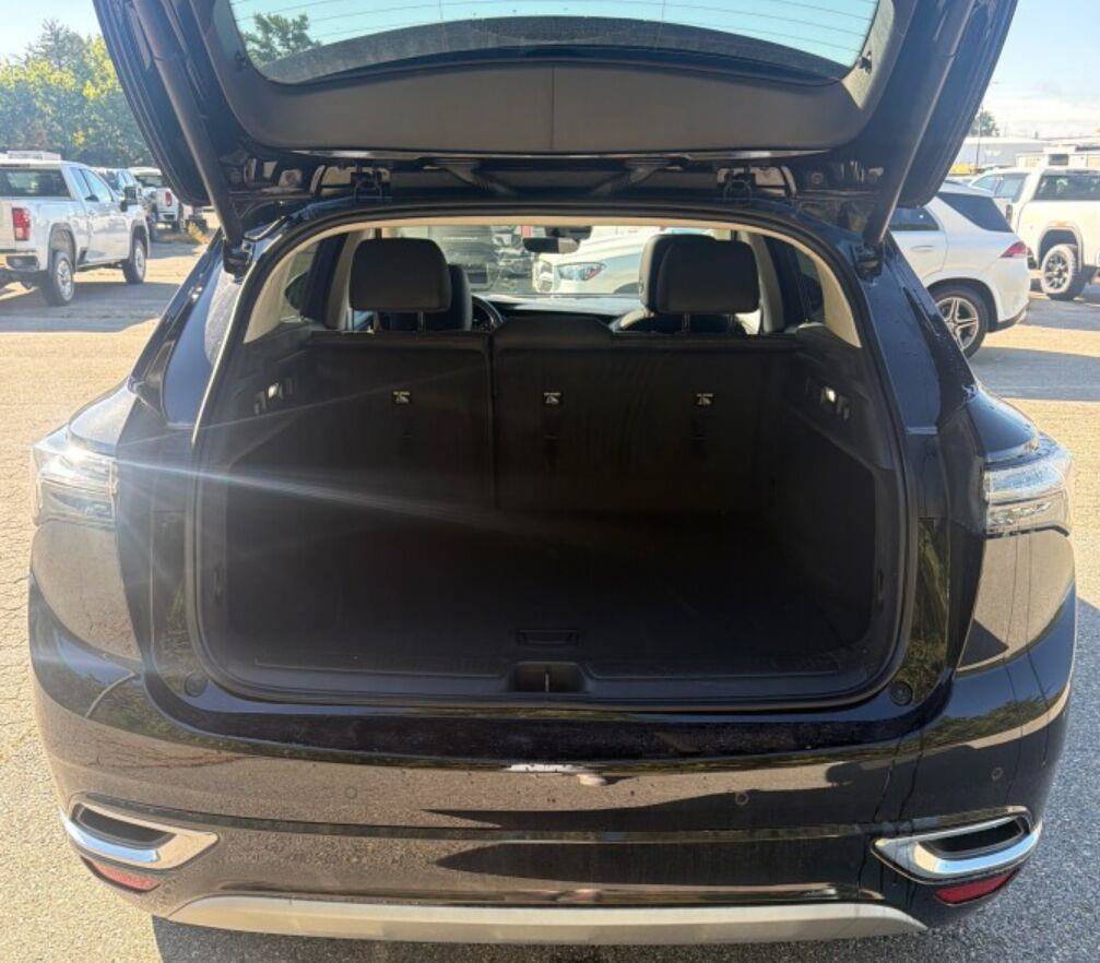 Used 2023 Buick Envision Avenir AWD/4WD image 5