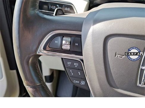 Used 2019 Lincoln Navigator Reserve image 19