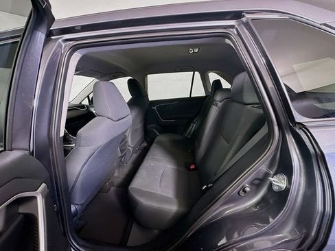 Used 2019 Toyota RAV4 LE w/ Carpet Mat Package FWD image 20