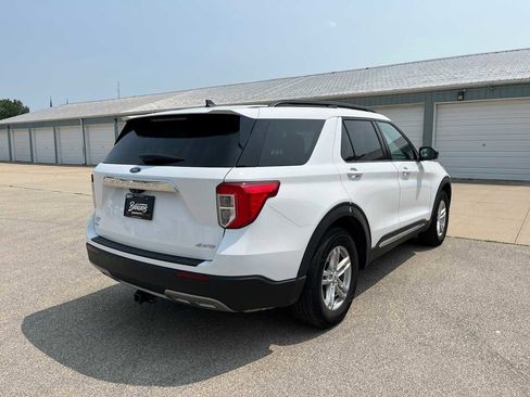 Used 2021 Ford Explorer XLT w/ Equipment Group 202A image 6
