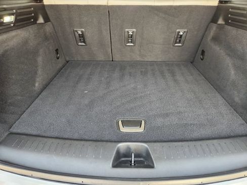 Used 2023 Cadillac XT4 Luxury FWD image 32