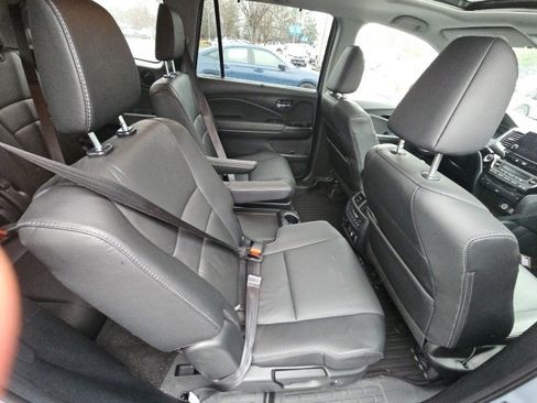 Certified 2022 Honda Pilot Touring image 11