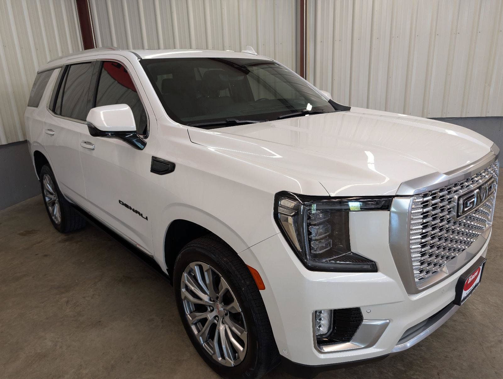 Used 2023 GMC Yukon Denali w/ Advanced Technology Package AWD/4WD image 11