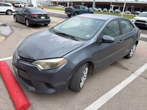 Used 2015 Toyota Corolla LE FWD image 1