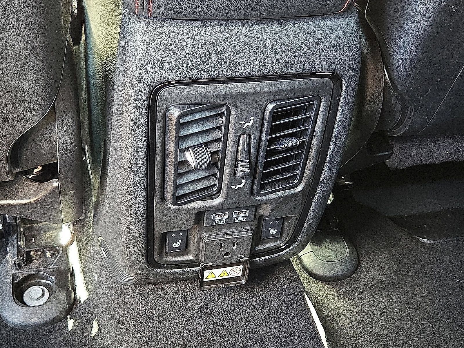 Used 2025 Dodge Durango GT AWD/4WD image 15