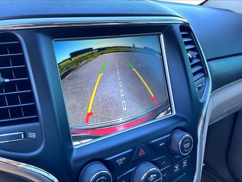 Used 2017 Jeep Grand Cherokee Overland image 26