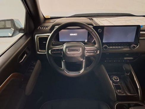 New 2026 GMC Canyon Denali image 13