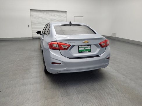 Used 2017 Chevrolet Cruze LS image 6
