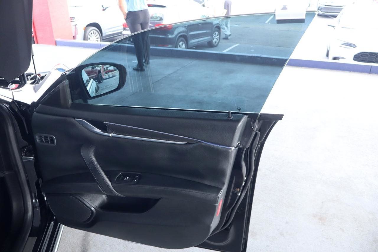 Used 2018 Maserati Ghibli RWD image 36