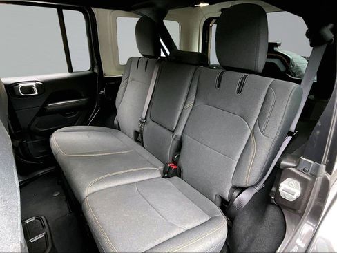 Used 2025 Jeep Wrangler Unlimited Sahara AWD/4WD image 26