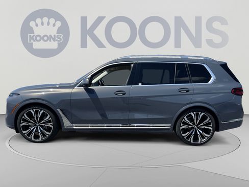 Used 2023 BMW X7 xDrive40i w/ Executive Package AWD/4WD image 2