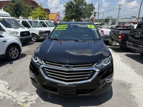 Used 2020 Chevrolet Equinox LS w/ LS Convenience Package FWD image 2