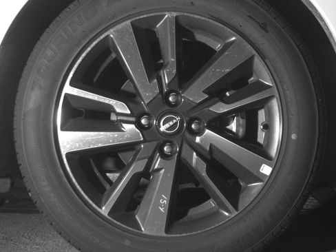 Used 2025 Nissan Versa SV image 13