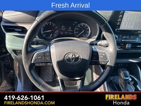Used 2021 Toyota Highlander XLE image 20
