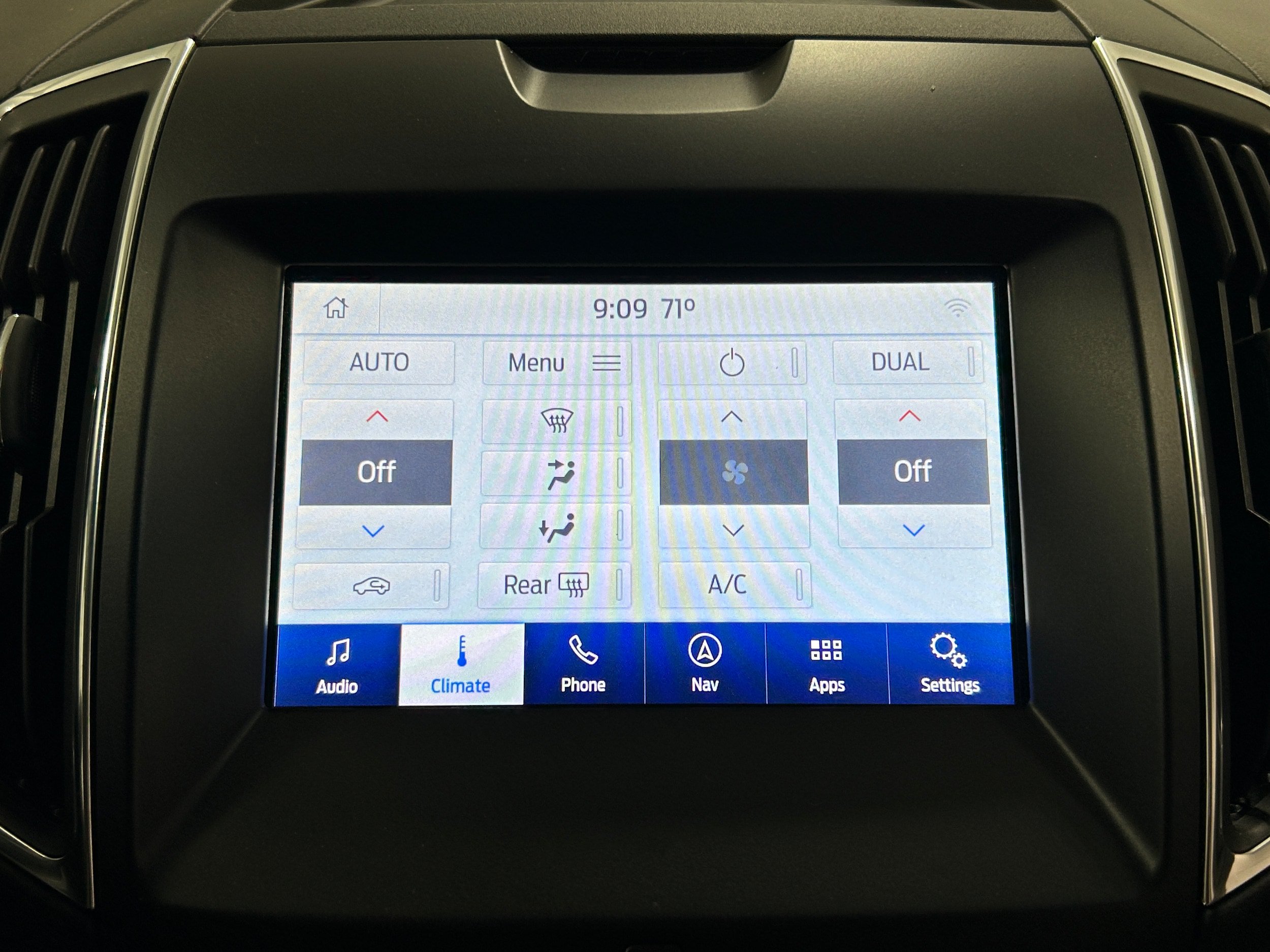 Used 2020 Ford Edge Titanium AWD/4WD image 6