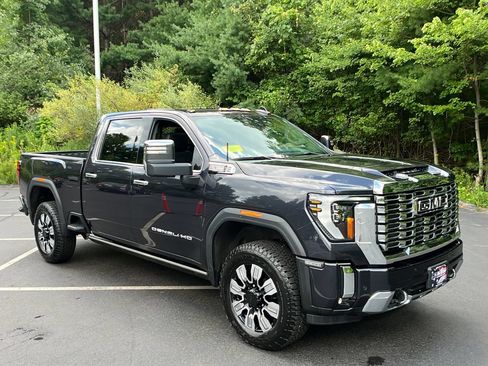 Used 2024 GMC Sierra 2500 Denali w/ Denali Reserve Package AWD/4WD image 7