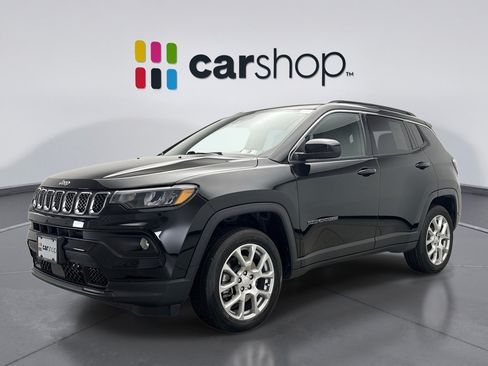 Used 2023 Jeep Compass Latitude AWD/4WD image 1