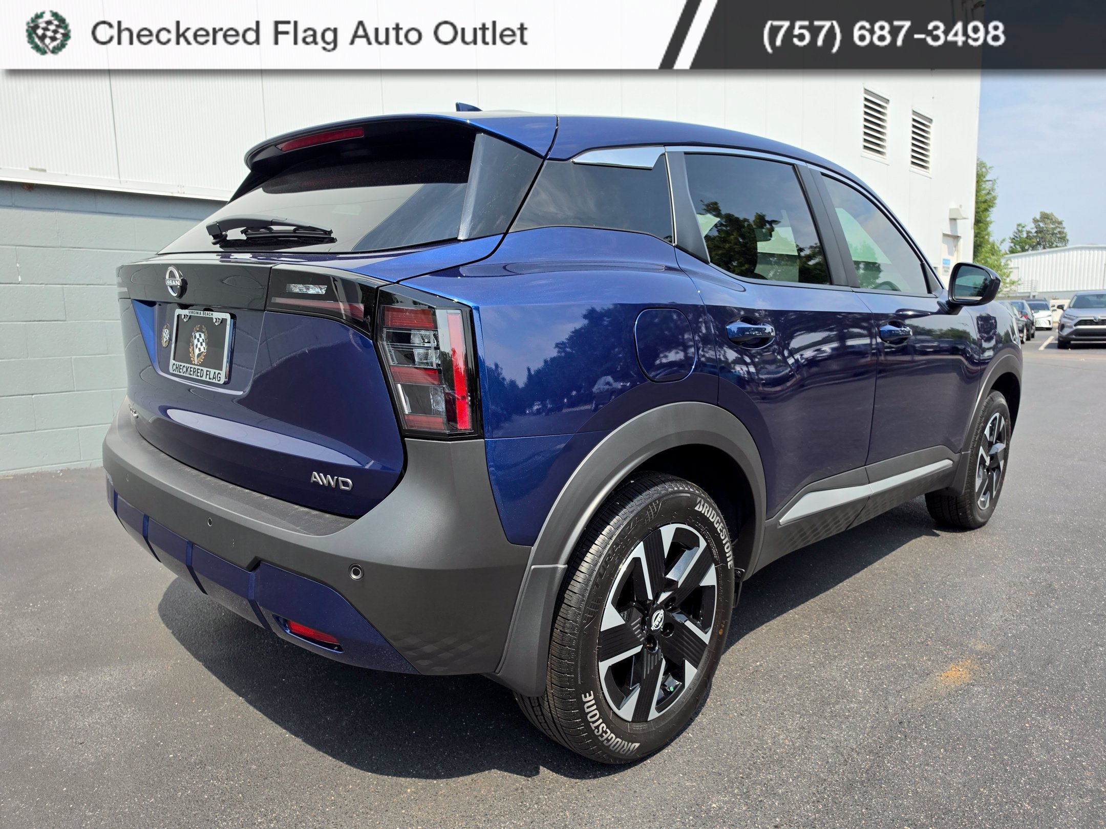 Used 2025 Nissan Kicks SV AWD/4WD image 5
