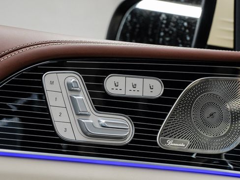 Used 2022 Mercedes-Benz Maybach GLS 600 4MATIC image 55