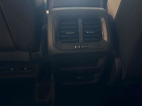 New 2025 Volkswagen Taos SE image 17