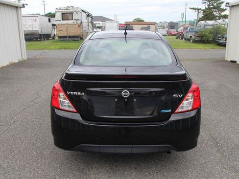 Used 2015 Nissan Versa SV FWD image 6