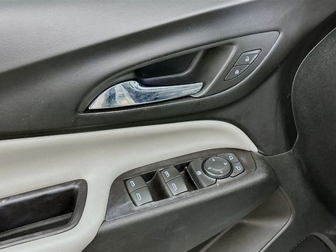 Used 2018 Chevrolet Equinox LS image 15