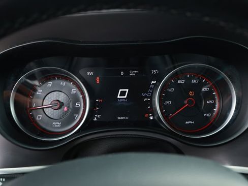 Used 2022 Dodge Charger SXT RWD image 10